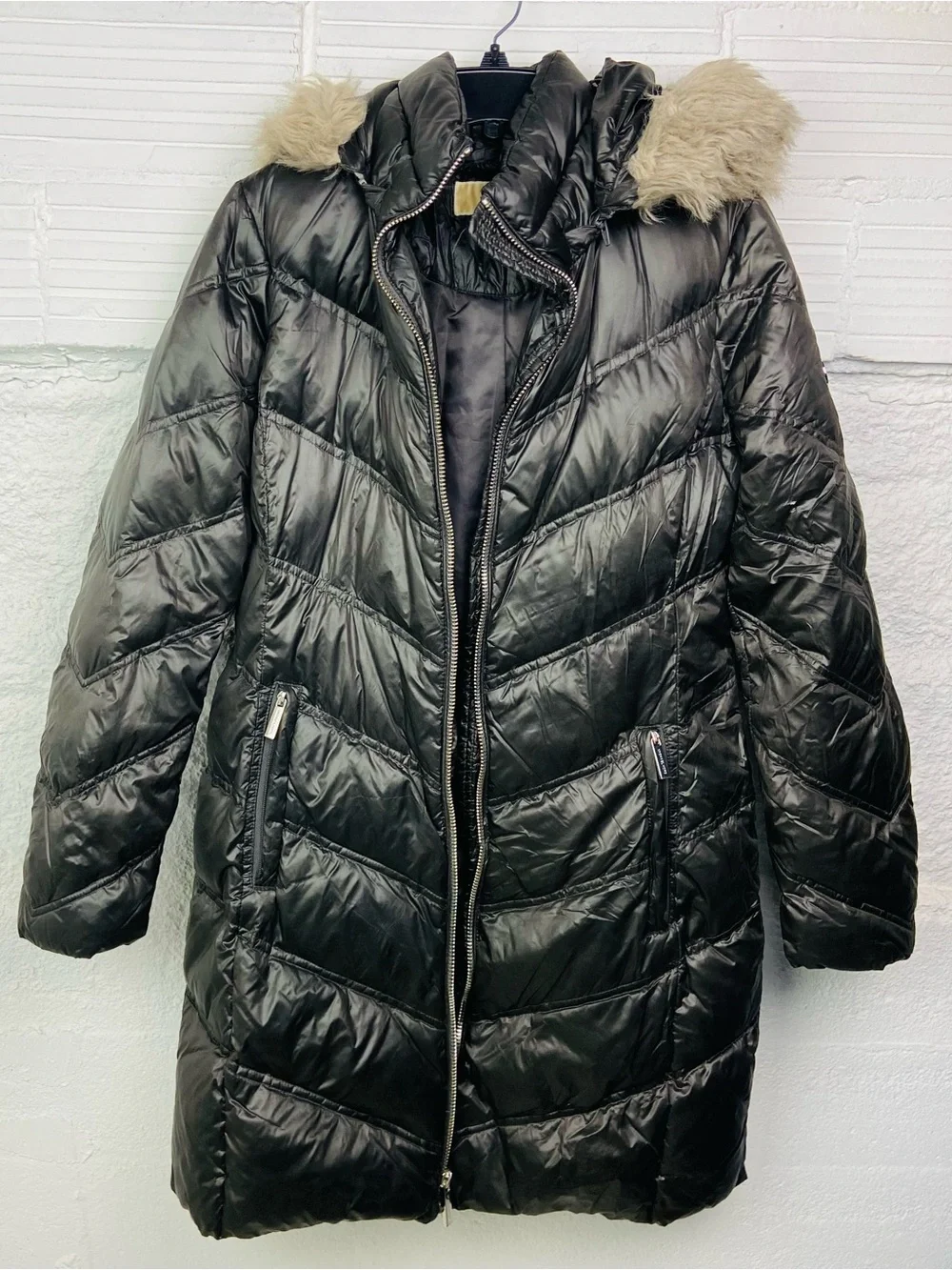 Michael Kors Black Quilted Long Puffer Coat with Faux Fur Hood size Medium